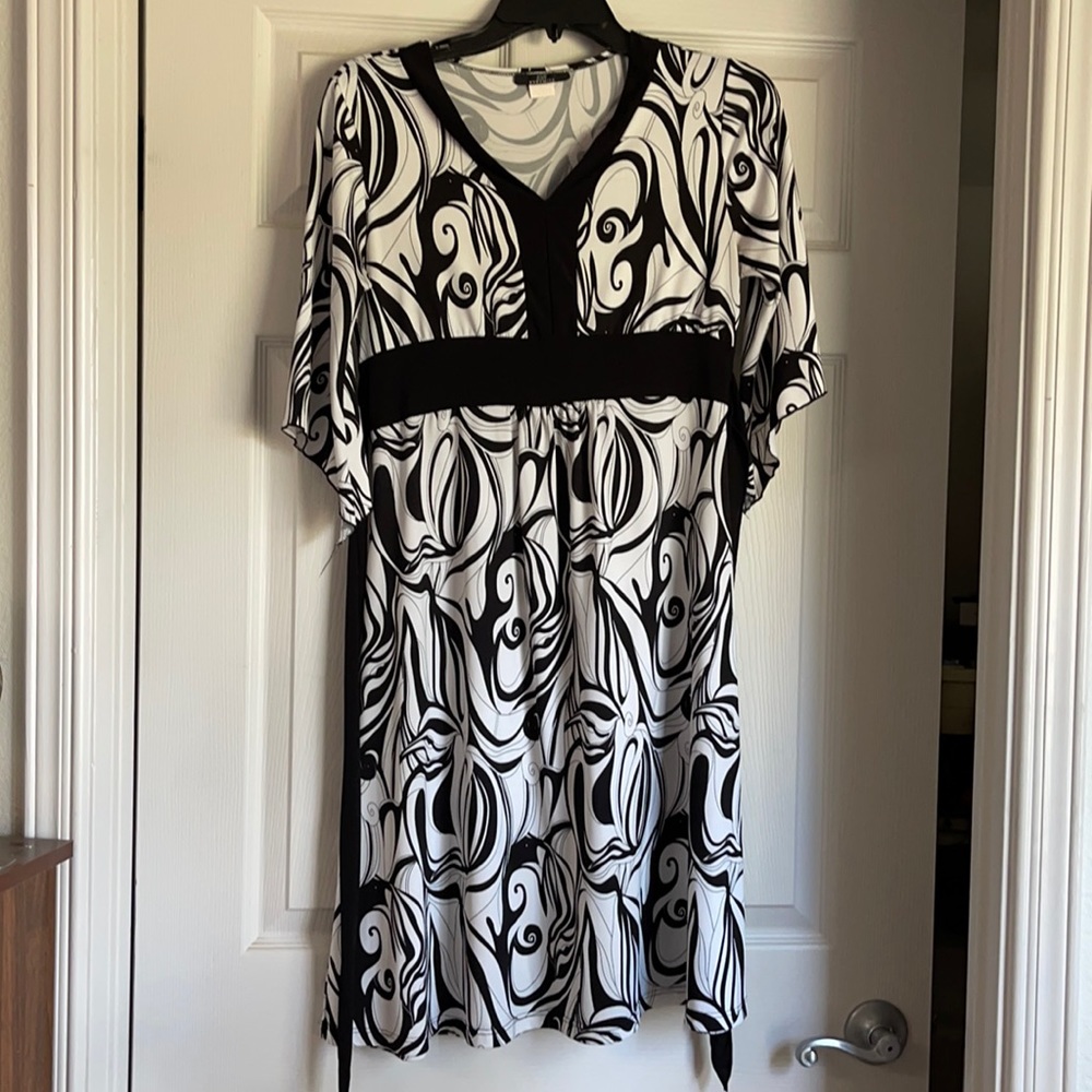 Black and white pattern summer dress